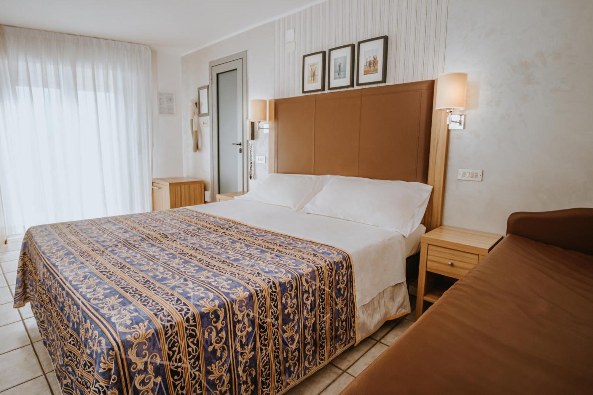 Hotel Gabriella Rimini Exterior photo